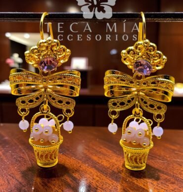 Aretes canastita piedras crema