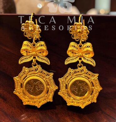 Arete moneda flor